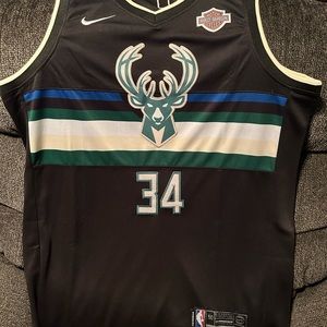 Nike Giannis Antetokounmpo NBA Jersey- Large- NEW- Never Worn